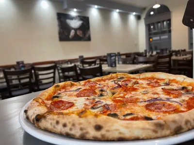 Pizza crust and dough